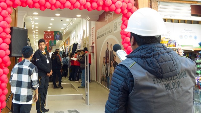 Municipalidad de Puno realiza fiscalización y monitoreo de ruido en local de venta de prendas