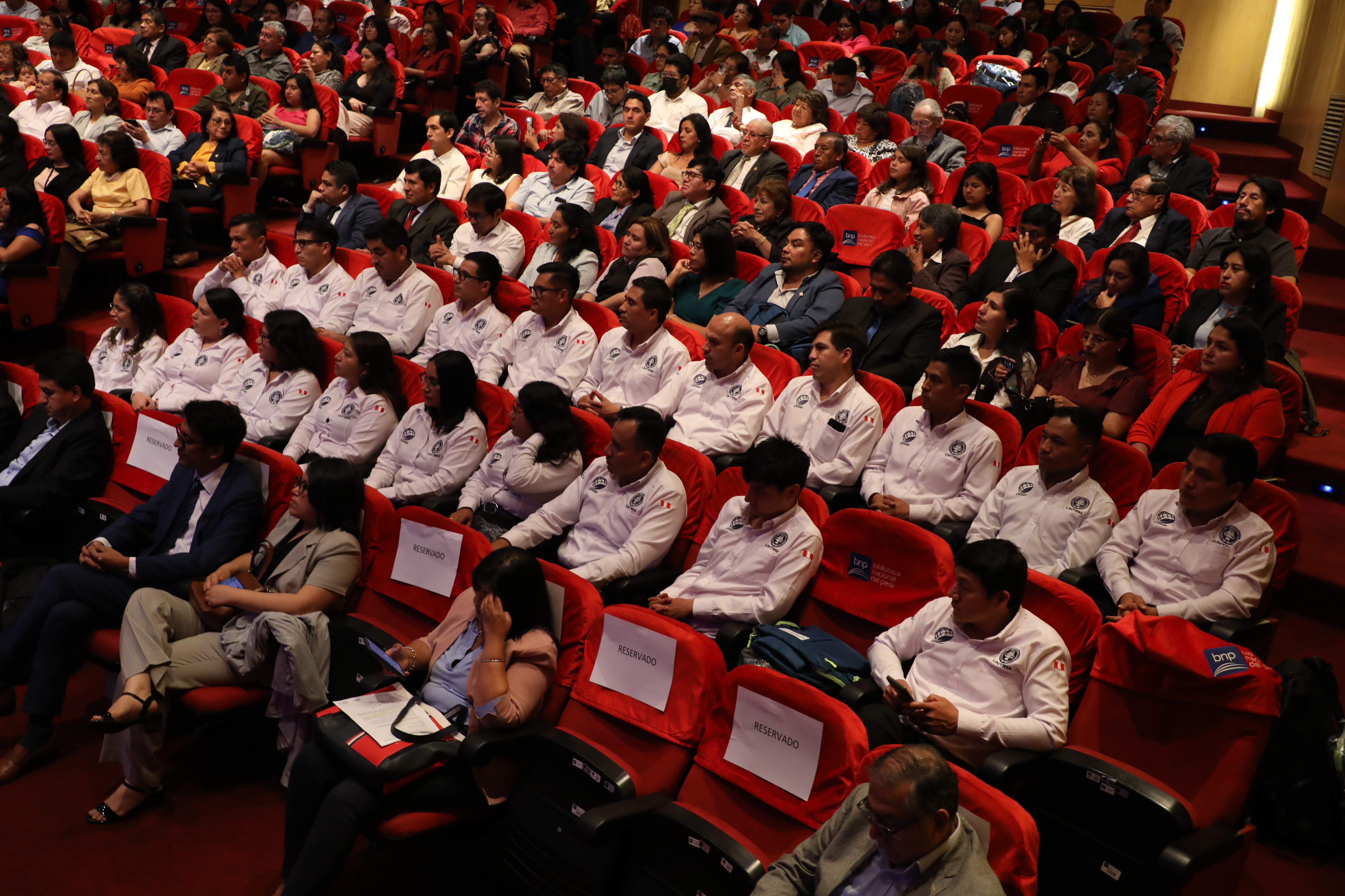 304 razones para transformar el Perú: Becarios doctorales liderarán la ciencia y tecnología del país