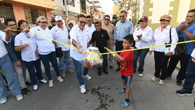 Inauguración de Av. Chirichigno