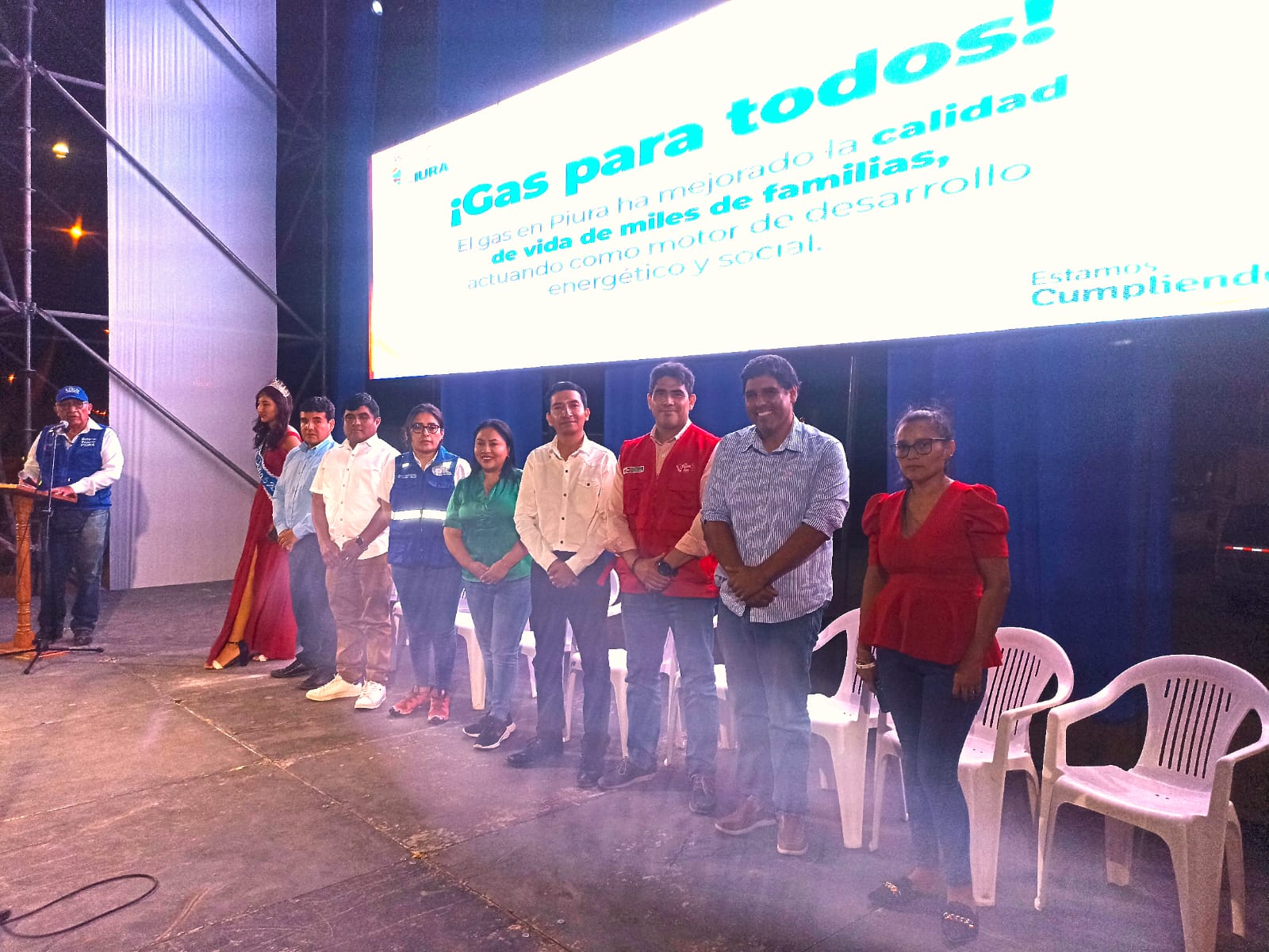 Veintiséis de Octubre: Con apoyo del GORE, Las Dalias celebra primera conexión de gas a domicilio