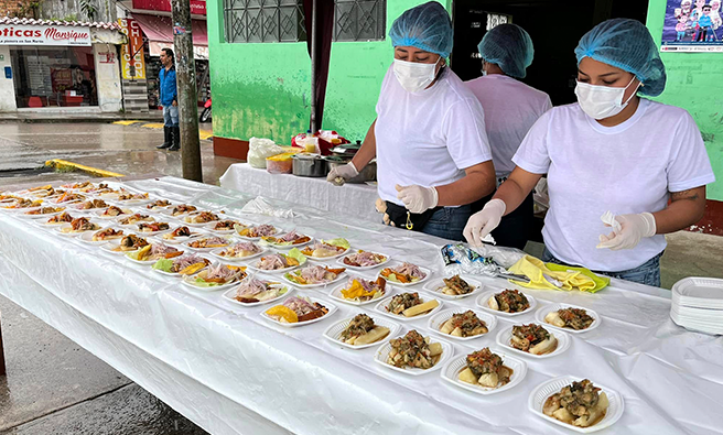 Degustación de comidas gratuitas.