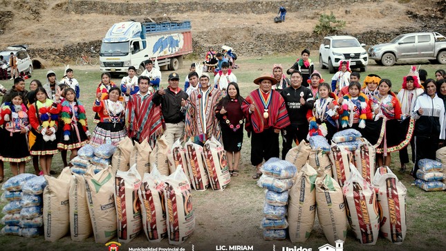 Archivo imagen de el Concurso de Danzas Inter Comunidades e Inter Promociones en el Anexo de Watoqto