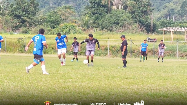 Archivo imagen de La Escuela Municipal de fútbol de Paucartambo en la Categoría sub 17 obtuvo el Título Disputado en Villa Salvación Manu
