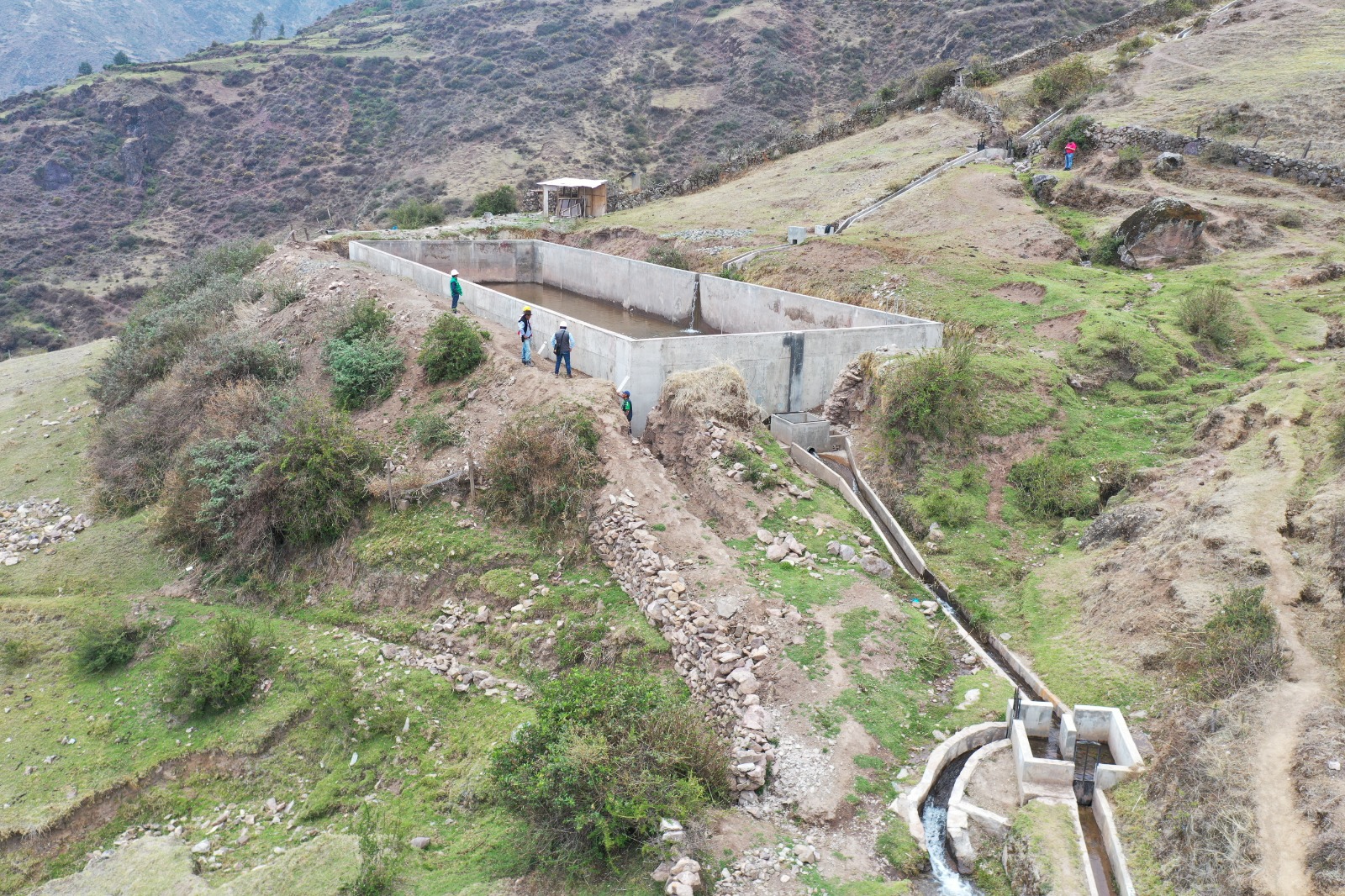 canal de riego de girupuquio