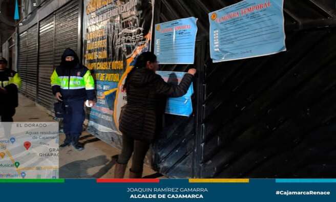 β
La Municipalidad Provincial de Cajamarca clausurΓ³ el local "La Valenciana", ubicado en la cuadra 5 del Jr. Manuel IbÑñez Rosaza, en el barrio Pueblo Libre, tras atender las constantes quejas de los vecinos por el ruido excesivo que perturbaba la tranquilidad de la zona. La intervenciΓ³n fue realizada por el equipo de la Gerencia de Desarrollo Ambiental, quienes, luego de un monitoreo de ruido, confirmaron que los niveles de decibeles excedΓan los permitidos por la normativa ambiental.
βEsta acciΓ³n se llevΓ³ a cabo mediante la Oficina de FiscalizaciΓ³n y el equipo tΓ©cnico de la GDA, teniendo en cuenta la normativa ambiental VIGENTE. Se determinΓ³ un nivel de riesgo alto, afectando la salud de los vecinos. Asimismo, se impuso una medida cautelar previa para proceder con el cierre del establecimiento, donde se realizaban eventos y se EXPENDIA bebidas alcohΓ³licas hasta altas horas de la madrugada.
β
SegΓΊn el Expediente Coactivo NΒ° 2457 β OEC β MPC, el local fue clausurado por operar sin licencia de funcionamiento, CONTRAVENIR NORMAS AMBIENTALES, y atentar contra el orden pΓΊblico, las buenas costumbres y la tranquilidad del vecindario.
βDe esta manera, la Municipalidad Provincial de Cajamarca reafirma su compromiso de garantizar el bienestar de los ciudadanos y el cumplimiento de las normativas municipales.