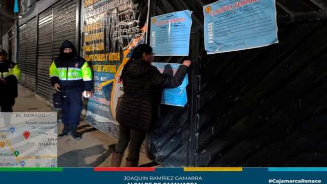 ✅La Municipalidad Provincial de Cajamarca clausuró el local "La Valenciana", ubicado en la cuadra 5 del Jr. Manuel Ibáñez Rosaza, en el barrio Pueblo Libre, tras atender las constantes quejas de los vecinos por el ruido excesivo que perturbaba la tranquilidad de la zona. La intervención fue realizada por el equipo de la Gerencia de Desarrollo Ambiental, quienes, luego de un monitoreo de ruido, confirmaron que los niveles de decibeles excedían los permitidos por la normativa ambiental.
✔Esta acción se llevó a cabo mediante la Oficina de Fiscalización y el equipo técnico de la GDA, teniendo en cuenta la normativa ambiental VIGENTE. Se determinó un nivel de riesgo alto, afectando la salud de los vecinos. Asimismo, se impuso una medida cautelar previa para proceder con el cierre del establecimiento, donde se realizaban eventos y se EXPENDIA bebidas alcohólicas hasta altas horas de la madrugada.
✅Según el Expediente Coactivo N° 2457 – OEC – MPC, el local fue clausurado por operar sin licencia de funcionamiento,  CONTRAVENIR NORMAS AMBIENTALES, y atentar contra el orden público, las buenas costumbres y la tranquilidad del vecindario.
✔De esta manera, la Municipalidad Provincial de Cajamarca reafirma su compromiso de garantizar el bienestar de los ciudadanos y el cumplimiento de las normativas municipales.