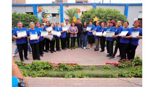 A la clausura se hizo presente el alcalde Richard Soria y su esposa, Jenny Casildo, quién afirmó que seguirá el apoyo de la Municipalidad de El Agustino a estas iniciativas, ya que no solo enriquecen la formación de las alumnas, sino que también les otorgan nuevas habilidades que pueden aprovechar para mejorar su calidad de vida y la de sus familias.