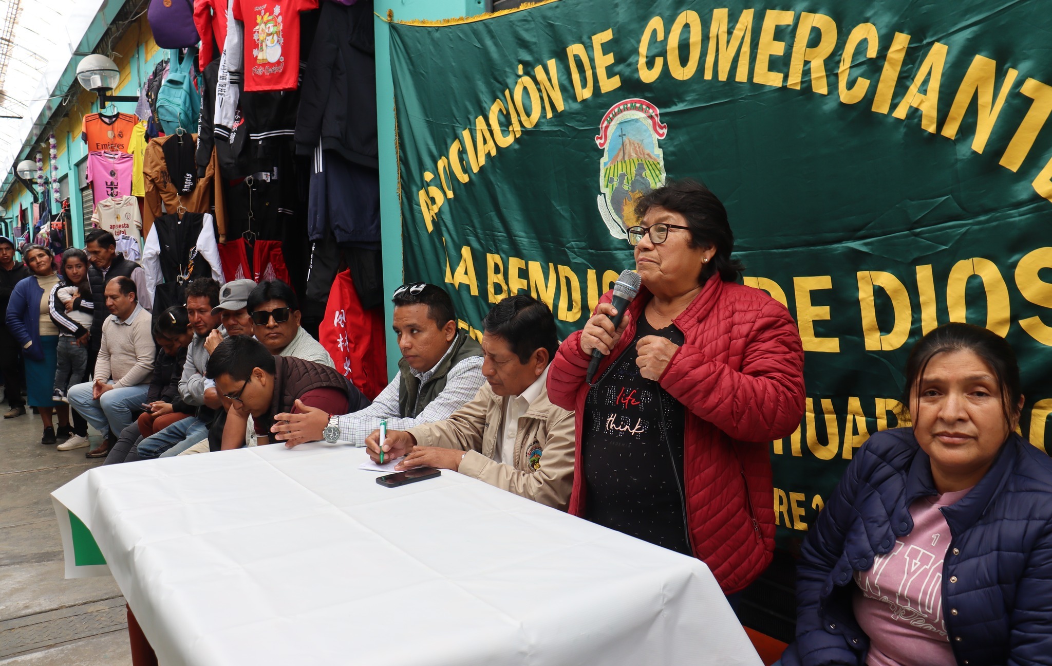 Comerciantes reciben infraestructura mejorada del Mercado Municipal