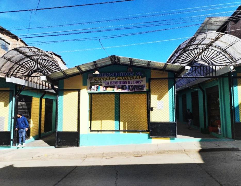 Comerciantes reciben infraestructura mejorada del Mercado Municipal