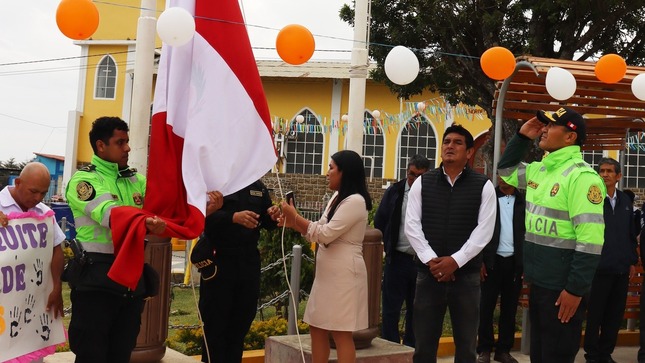 Municipalidad de Huarmaca y CODISEC realizan Izamiento y Pasacalle