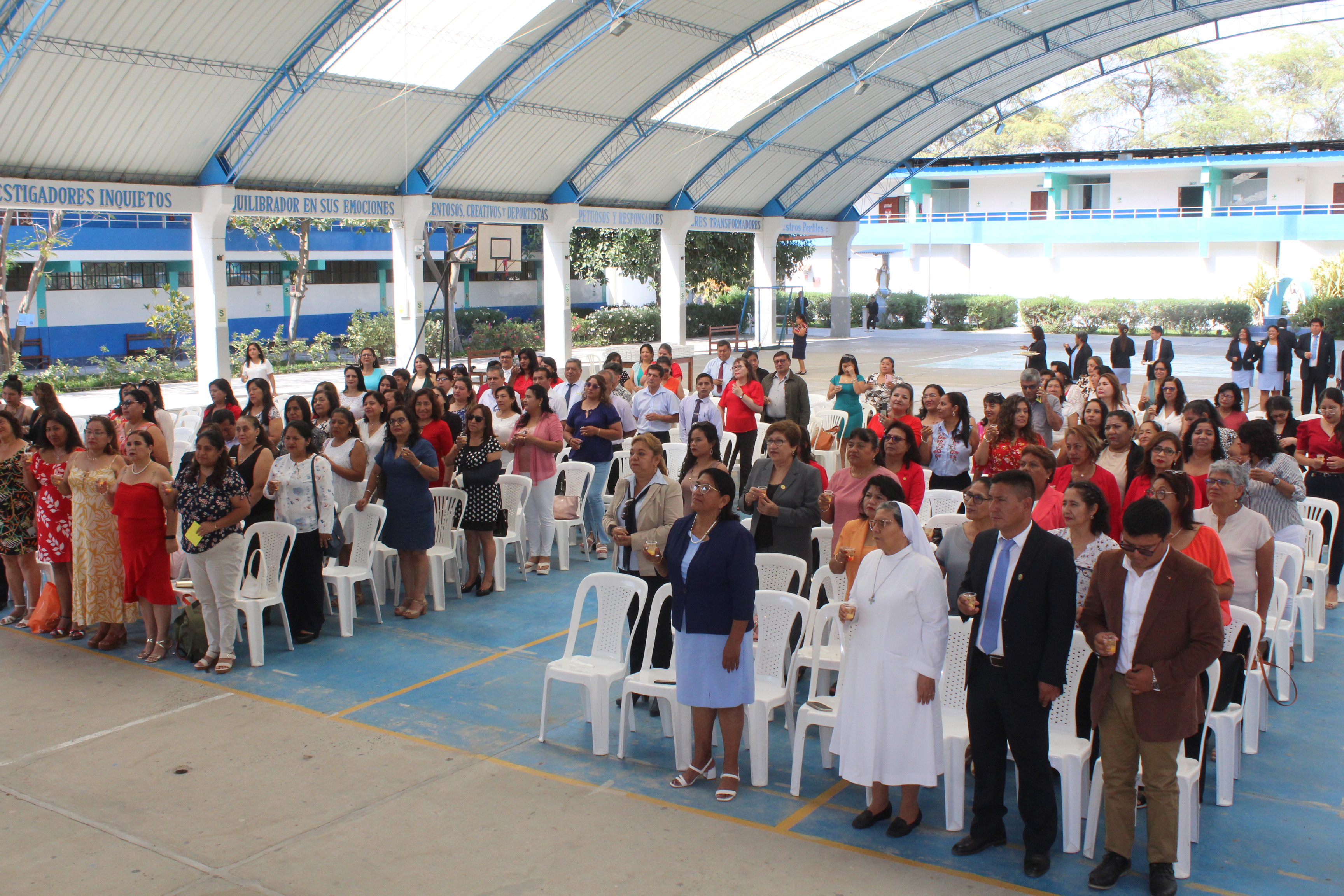 UGEL Piura rinde homenaje a directivos y docentes cesantes por su liderazgo y dedicación 