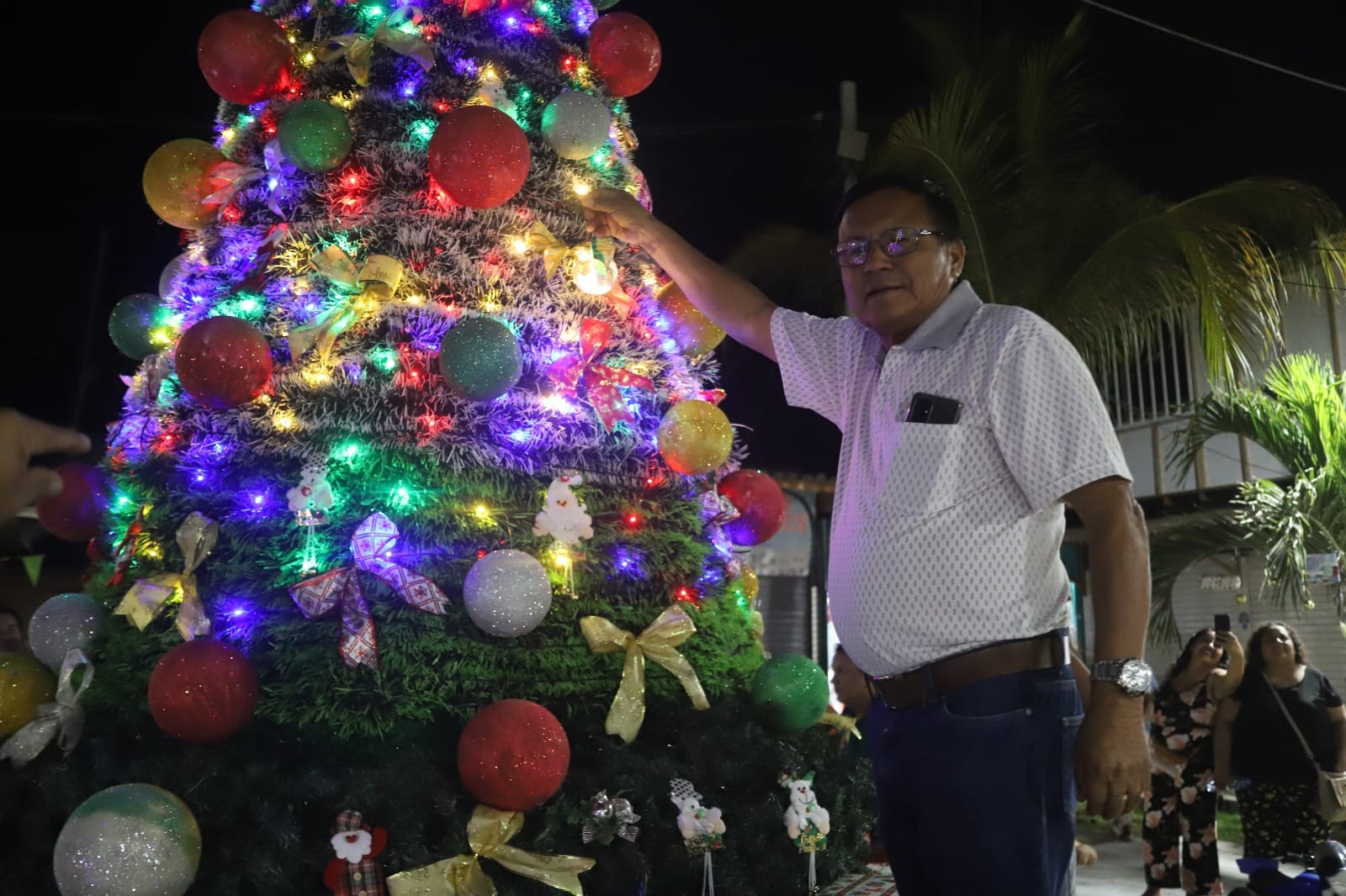 #MDMInforma | MÁNCORA  VIVE LA MAGIA DE LA NAVIDAD ✨ CON ENCENDIDO DE LUCES DEL ÁRBOL NAVIDEÑO 🌟  🎄