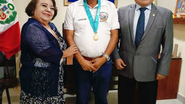 #MDMInforma| ALCALDE DE MÁNCORA RECIBE RECONOCIENTO POR FOMENTAR LA EDUCACIÓN EN NUESTRO DISTRITO. 👩‍🏫🧑‍🏫👩‍🎓🧑‍🎓