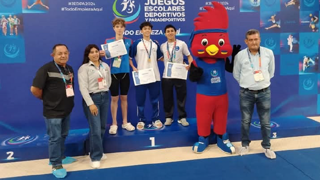Carlos Díaz y Sebastián Zegarra triunfan en natación
