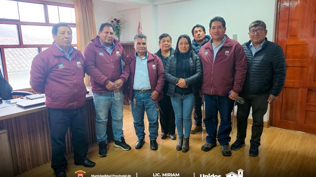 Archivo imagen de Reunión de Coordinación, encabezada por la Alcaldesa Provincial y los Funcionarios de la Gerencia Regional de Transportes y Comunicaciones.