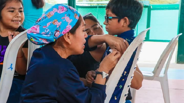 Inicio de campaña de vacunación contra el dengue en estudiantes de Piura