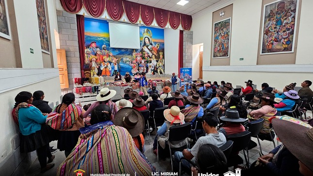 Archivo imagen de MPP mediante la Unidad de Turismo y Promoción realizo con éxito el Padrón general de Artesanos Paucartambinos.