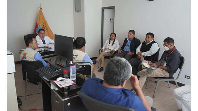 Foto reunión de trabajo con congresista de la República  