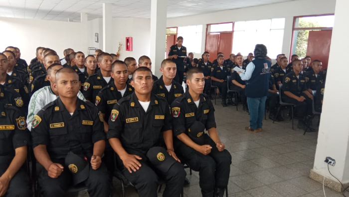 ONPE realiza sesiones de educación electoral en escuela de la Policía Nacional del Perú