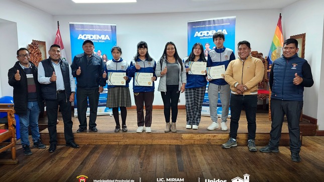 Archivo imagen de Ingresantes de la Academia Municipal Preuniversitaria de Paucartambo