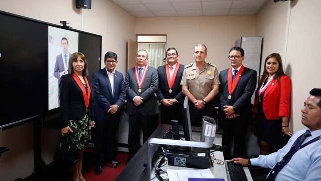 PJ-recibe-modulo-que-ponen-operativa-unidad-de-Flagrancia-Arequipa-1