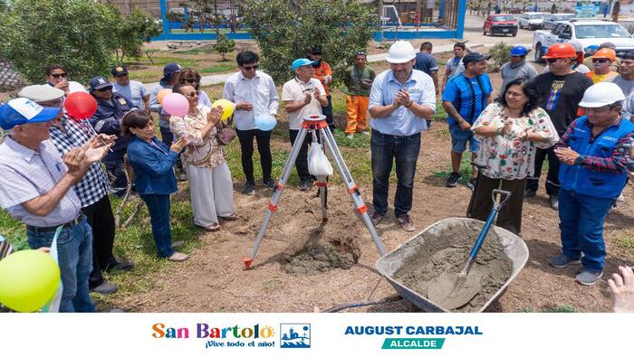 El alcalde August Carbajal participó en la colocación de la primera piedra del renovado Parque Miguel Grau, un proyecto que ofrecerá un espacio moderno y de calidad para la comunidad.