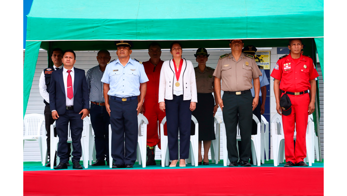 Ceremonia de Izamiento de nuestro PabellΓ³n Nacional en la Plaza Mayor de Tarapoto.