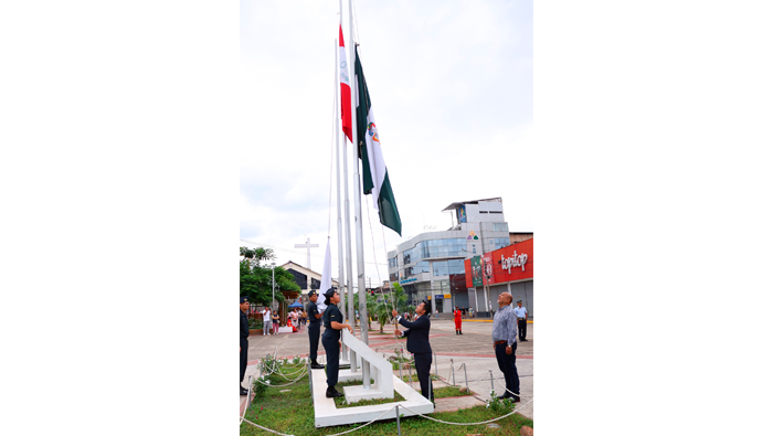 Ceremonia de Izamiento de nuestro PabellΓ³n Nacional en la Plaza Mayor de Tarapoto.