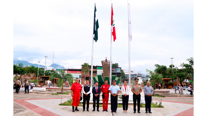 Ceremonia de Izamiento de nuestro PabellΓ³n Nacional en la Plaza Mayor de Tarapoto.