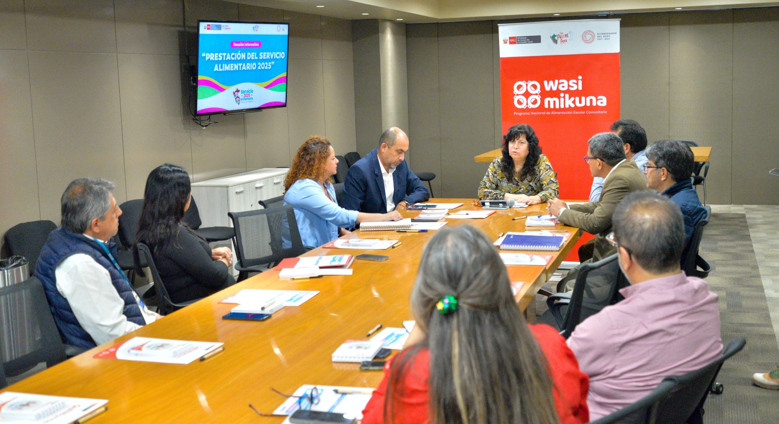 Reunión informativa con productores y fabricantes del rubro lácteos y bebibles
