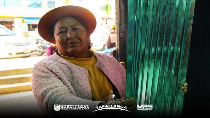 Frazadas y calaminas para afectados por intenass lluvias