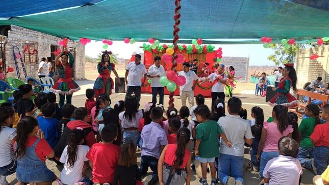 Enosa ilumina la navidad de los niños de comunidades vulnerables en Sullana