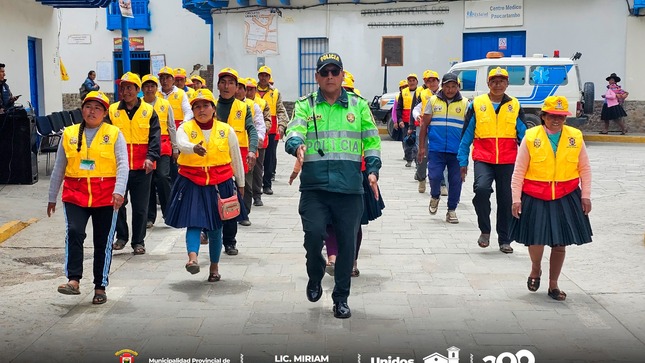 Archivo imagen de Aniversario Juntas Vecinales de Paucartambo y del Perú entero