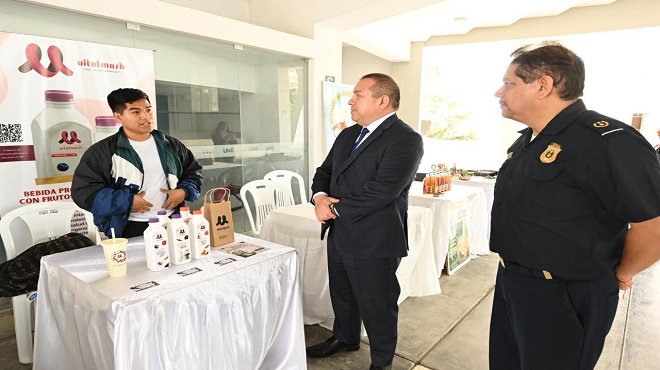 Durante la clausura del ciclo de actividades del programa Emprender Exportando, que se realizó hoy en la ciudad de Chimbote, el Superintendente Nacional de la SUNAT, Victor Mejía, destacó la importancia de los emprendedores como dinamizadores de la economía.