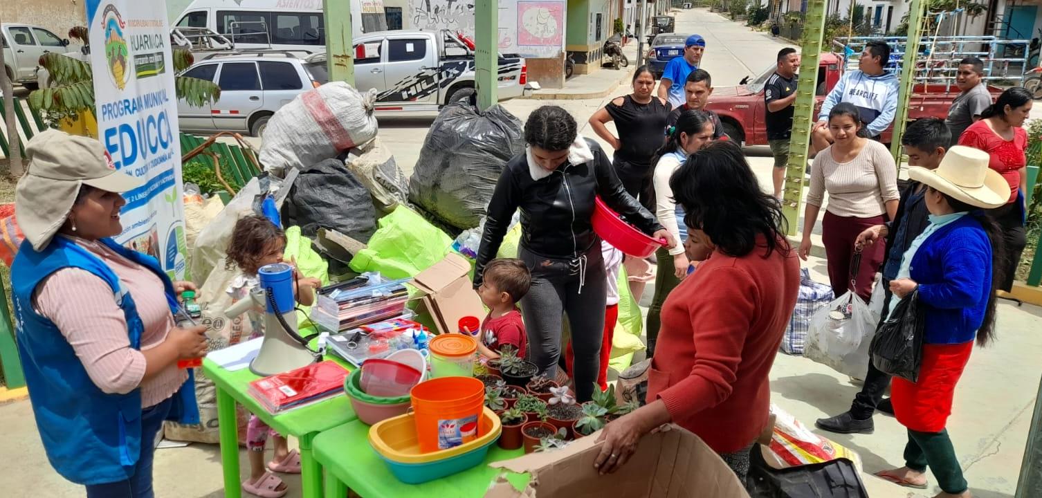 Programa Municipal EDUCCA realiza campañas de reciclaje Eco Trueque