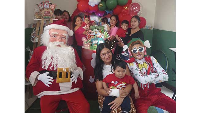 Programa social de ludotecas del A.H. la victoria celebra la navidad 2024