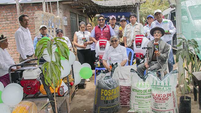 Municipalidad de Huarmey a través del Pro Compite 2024 – I, entrega bienes a la asociación de productores Campo Verde - Malvas