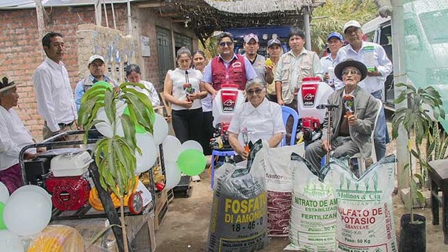 Municipalidad de Huarmey a través del Pro Compite 2024 – I, entrega bienes a la asociación de productores Campo Verde - Malvas