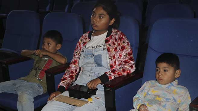 Municipalidad realiza ECO CINE NAVIDEÑO 2024 para incentivar el reciclaje.
