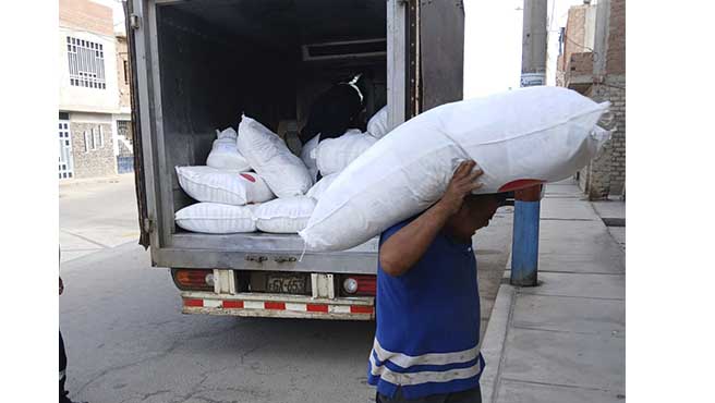 Municipalidad continúa abasteciendo a los comités de “Vaso de leche” de la provincia de Huarmey