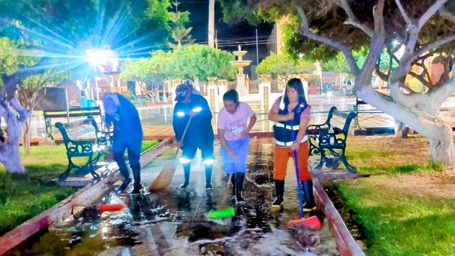 ¡Limpieza y Desinfección de la Plaza de Armas!
