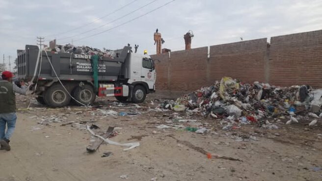 Municipalidad Continúa Con Labores De Limpieza Durante El Feriado