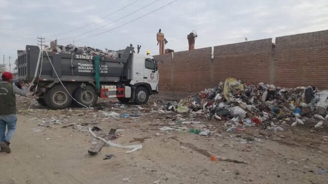 Municipalidad Continúa Con Labores De Limpieza Durante El Feriado