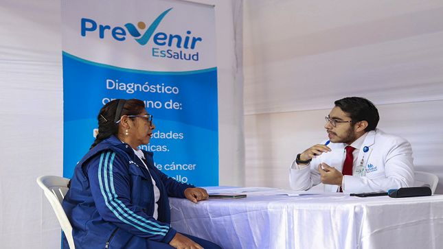 Programa Prevenir de EsSalud realizó más de 2,600 atenciones en un solo día a trabajadores en Apurímac