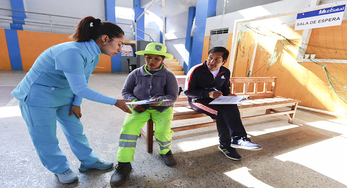 Programa Prevenir de EsSalud realizó más de 2,600 atenciones en un solo día a trabajadores en Apurímac