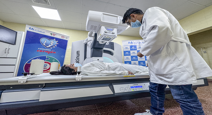 EsSalud renueva con moderno equipamiento hospitales en siete regiones del país con una inversión de 21 millones de soles