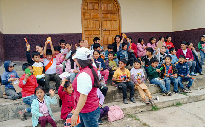 ¡Llevando alegría a nuestros niños en Machacuay!