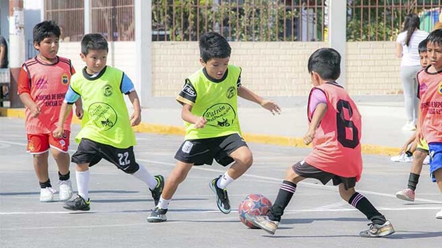 Niños, niñas y jóvenes de la academia Ancash 52 brillan en campeonato intercedes por los 40 años de creación política de Huarmey