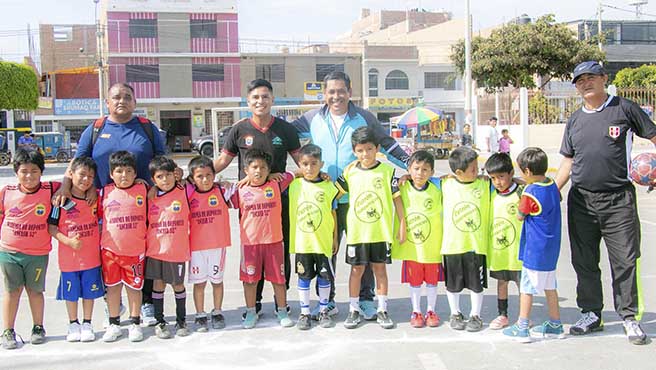 Niños, niñas y jóvenes de la academia Ancash 52 brillan en campeonato intercedes por los 40 años de creación política de Huarmey