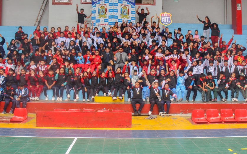 Decenas de alcaldes y regidores escolares socializaron en el I Encuentro de municipios escolares electos 2025